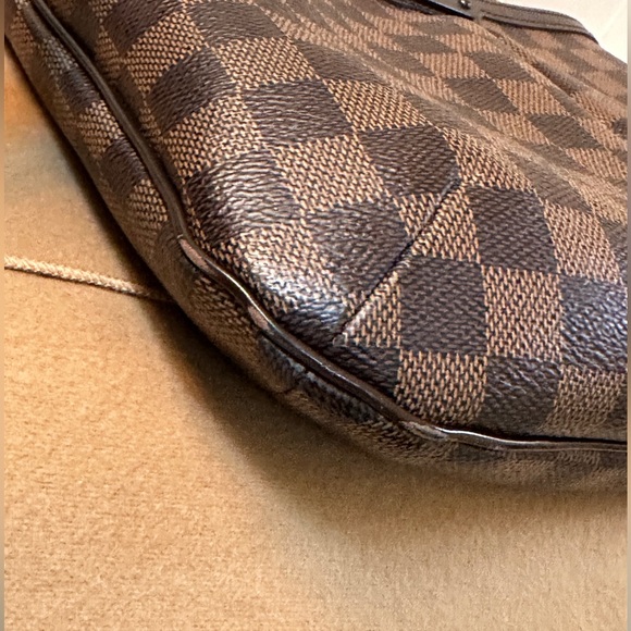 Louis Vuitton Damier Ebene shoulder/crossbody bag.  Authentic.  Used. - Picture 10 of 16